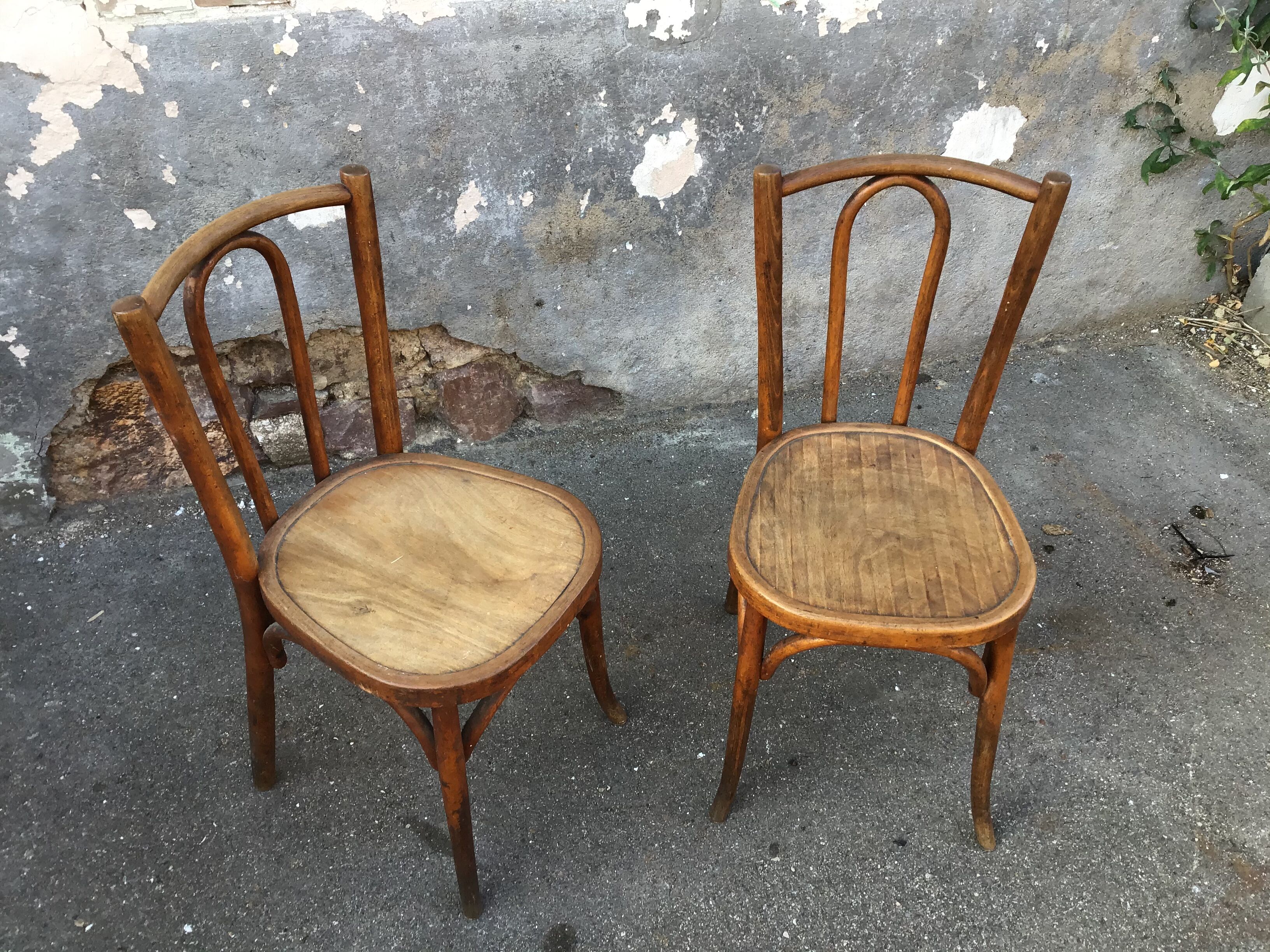 2 chairs Viennese bistro Thonet