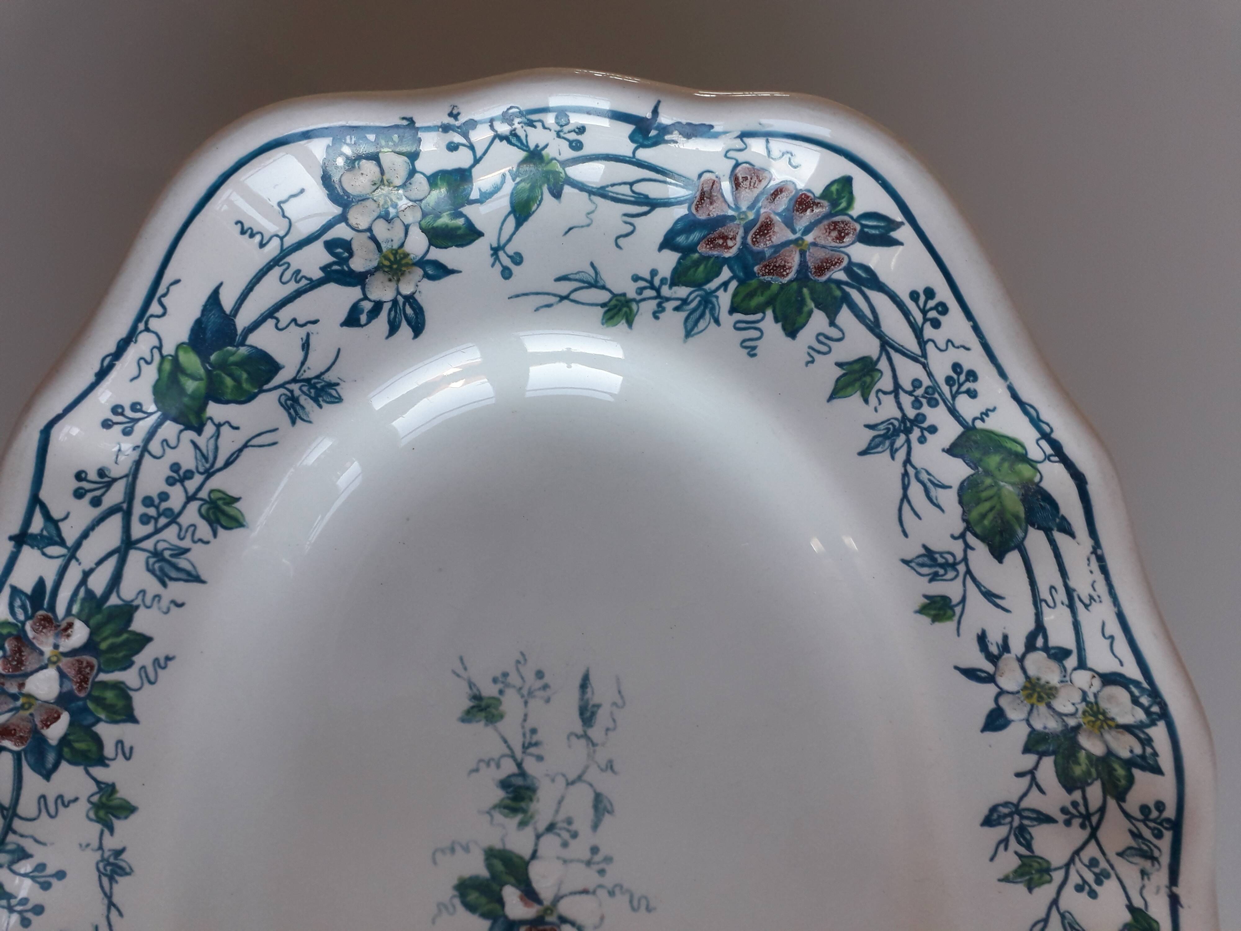 Lunéville earthenware dish - Signed Keller & Guérin - 19th century