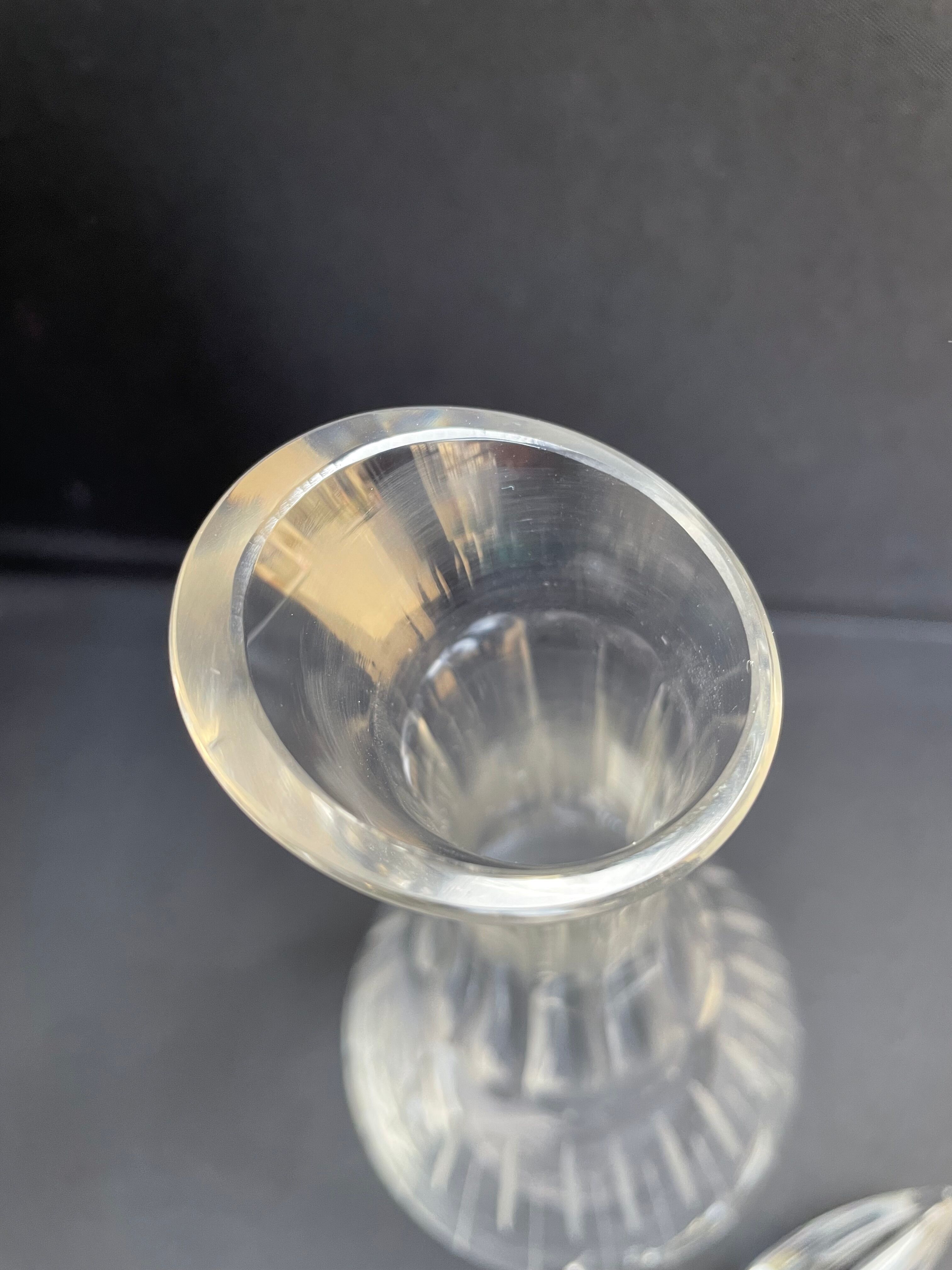 Carafe en cristal soufflé et taillé