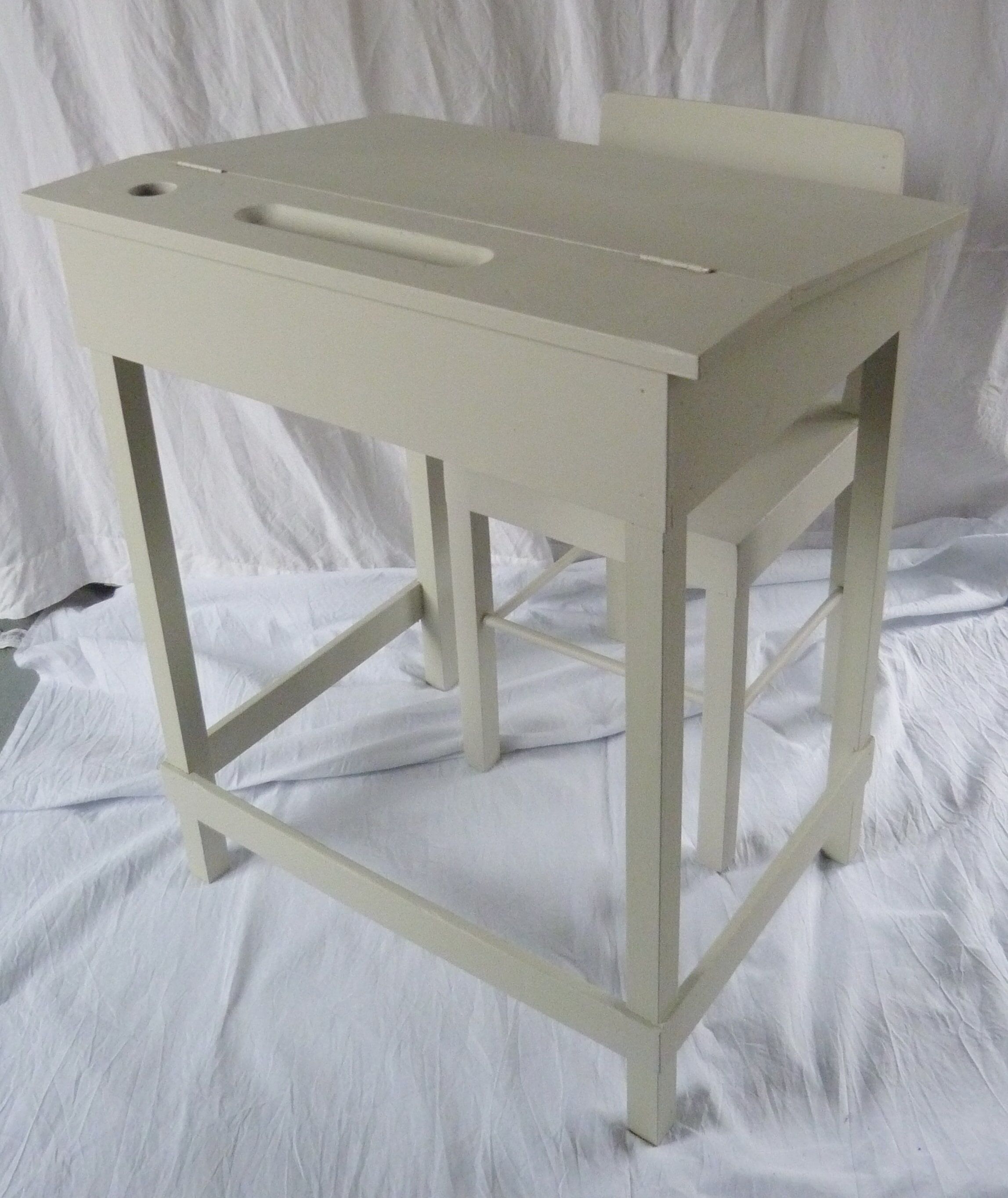 Set desk and his chair