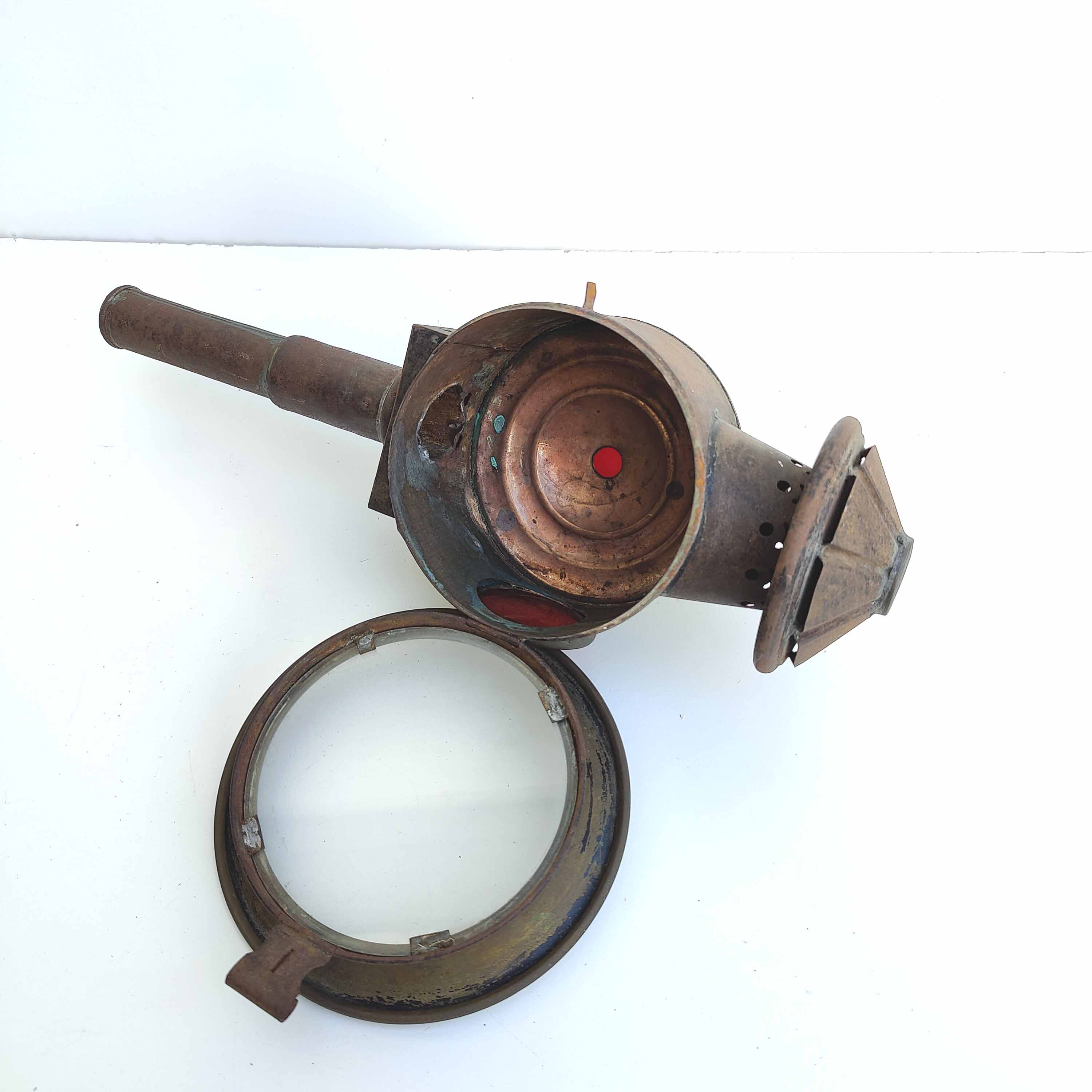 Old carriage carriage carriage coachman's lamp