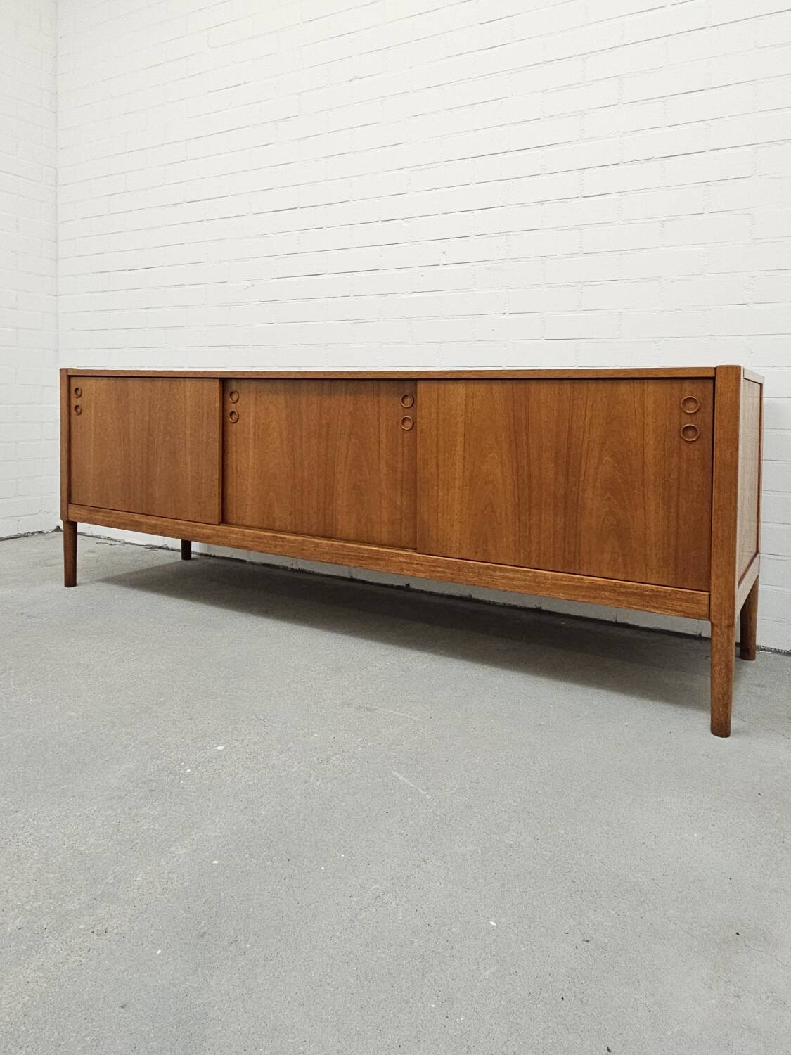 Buffet bas ou buffet vintage du Danemark