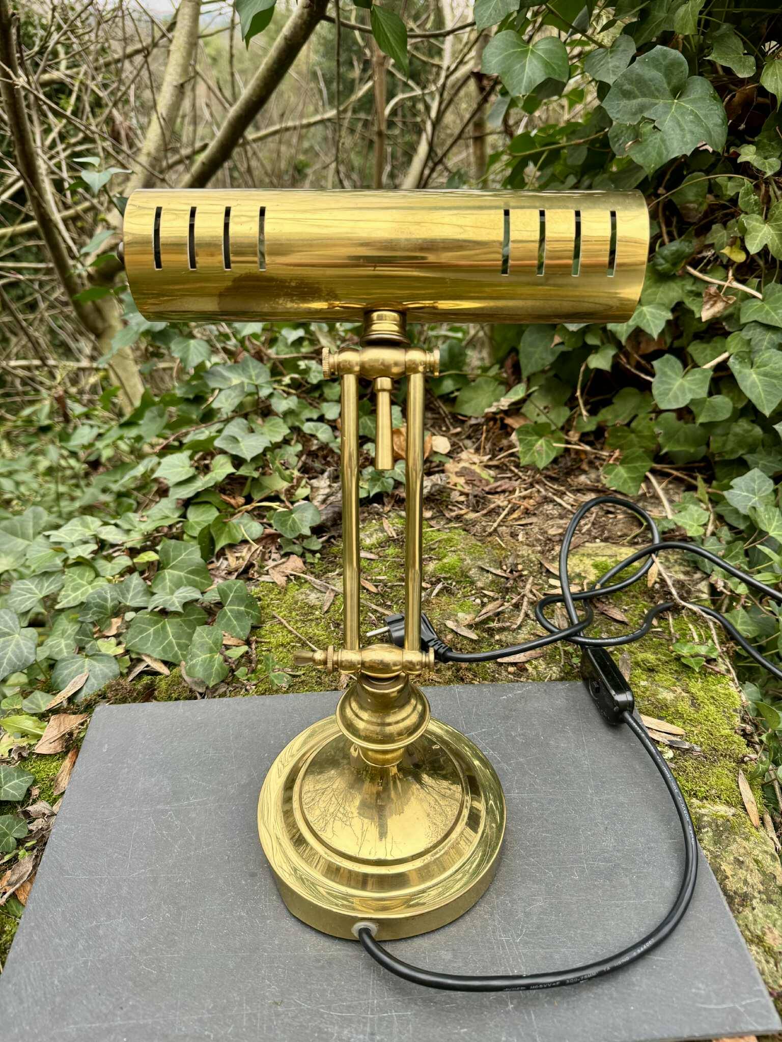 60s brass notary lamp