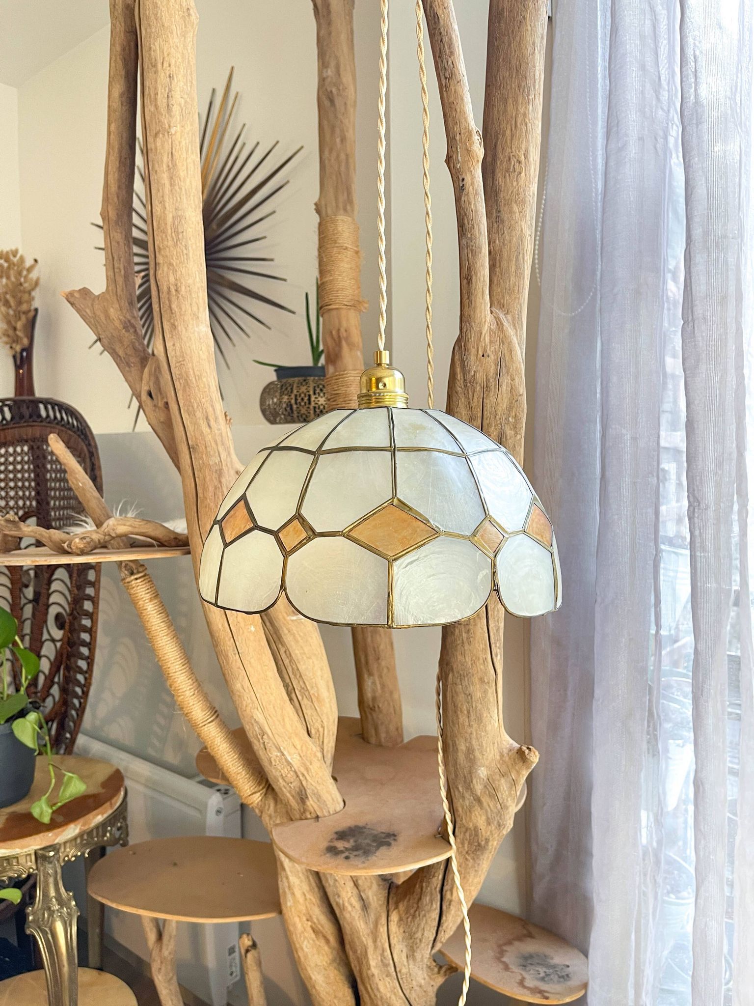Vintage mother-of-pearl and vintage brass pendant light 1970
