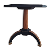 Pedestal table