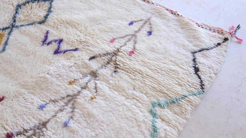 Modern Moroccan Rug - 275 x 245 cm