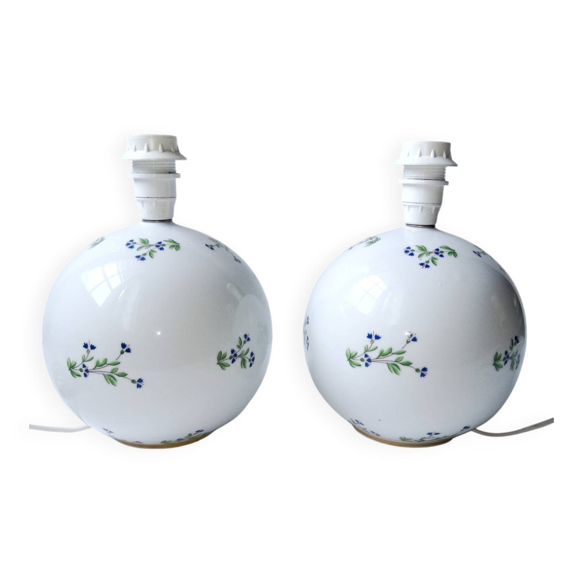 Pair of Royal Lily Aux Barbeaux Porcelain Ball Lamps