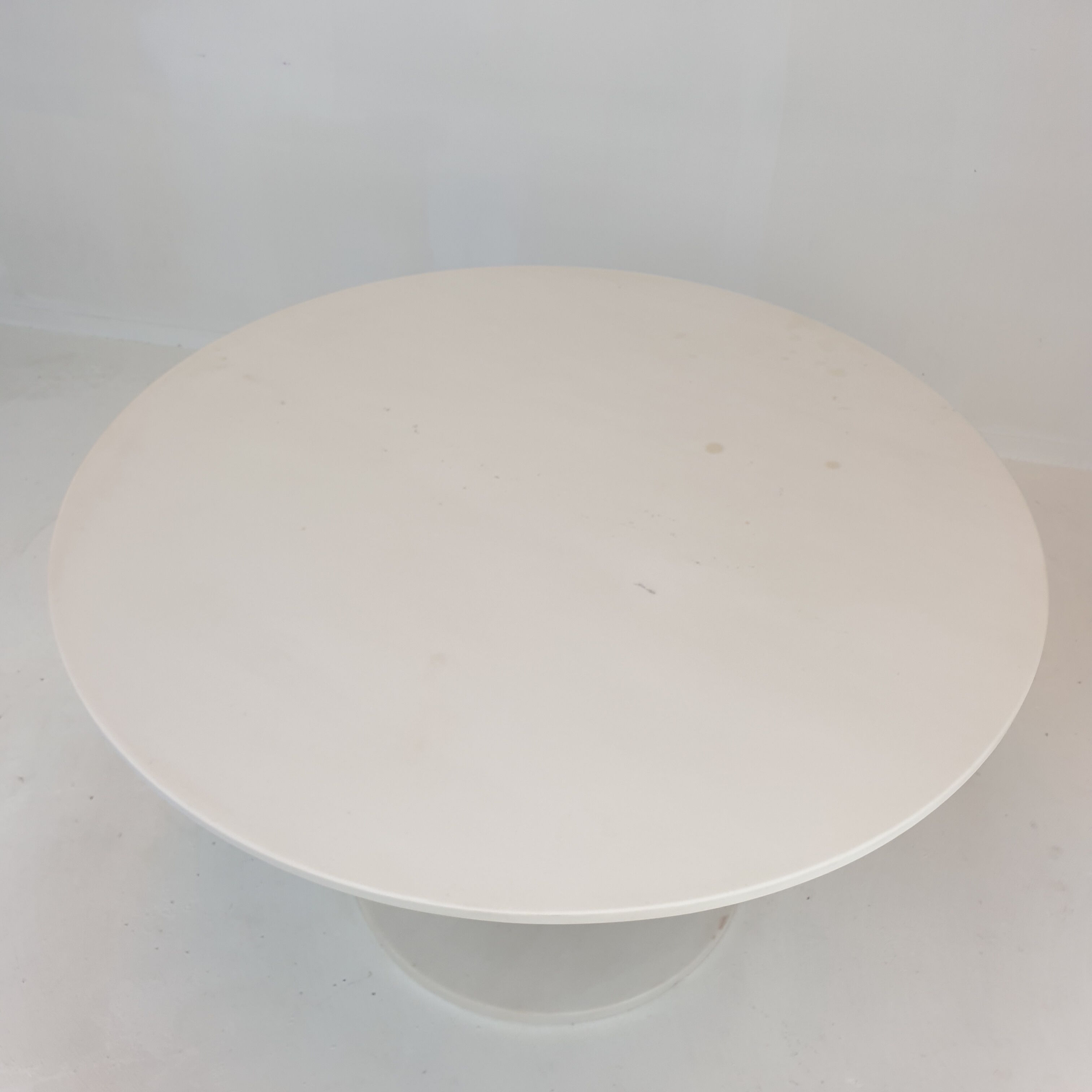 Round marble dining table, 1980's