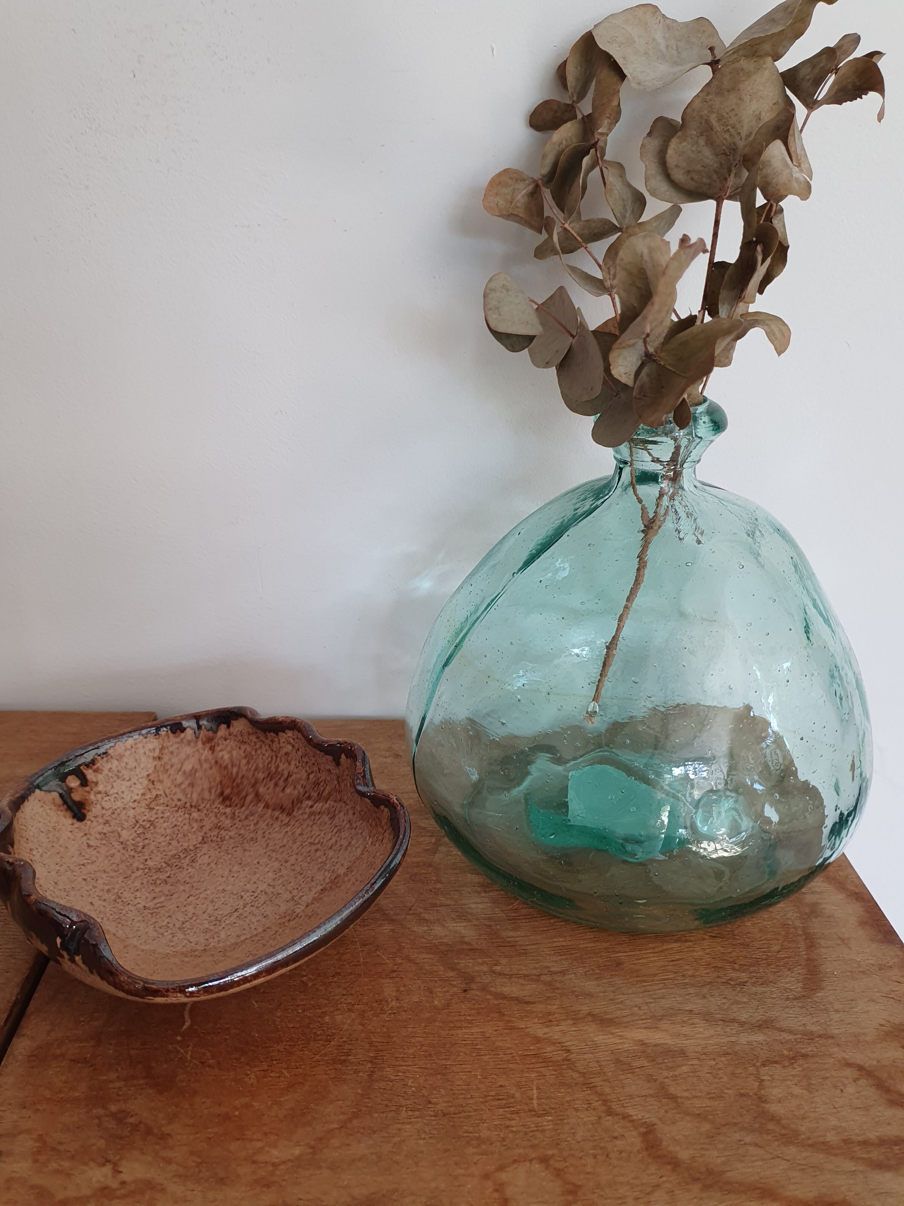 Ceramic cup/vacuum pocket