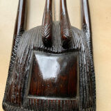 Masque africain en Ébène