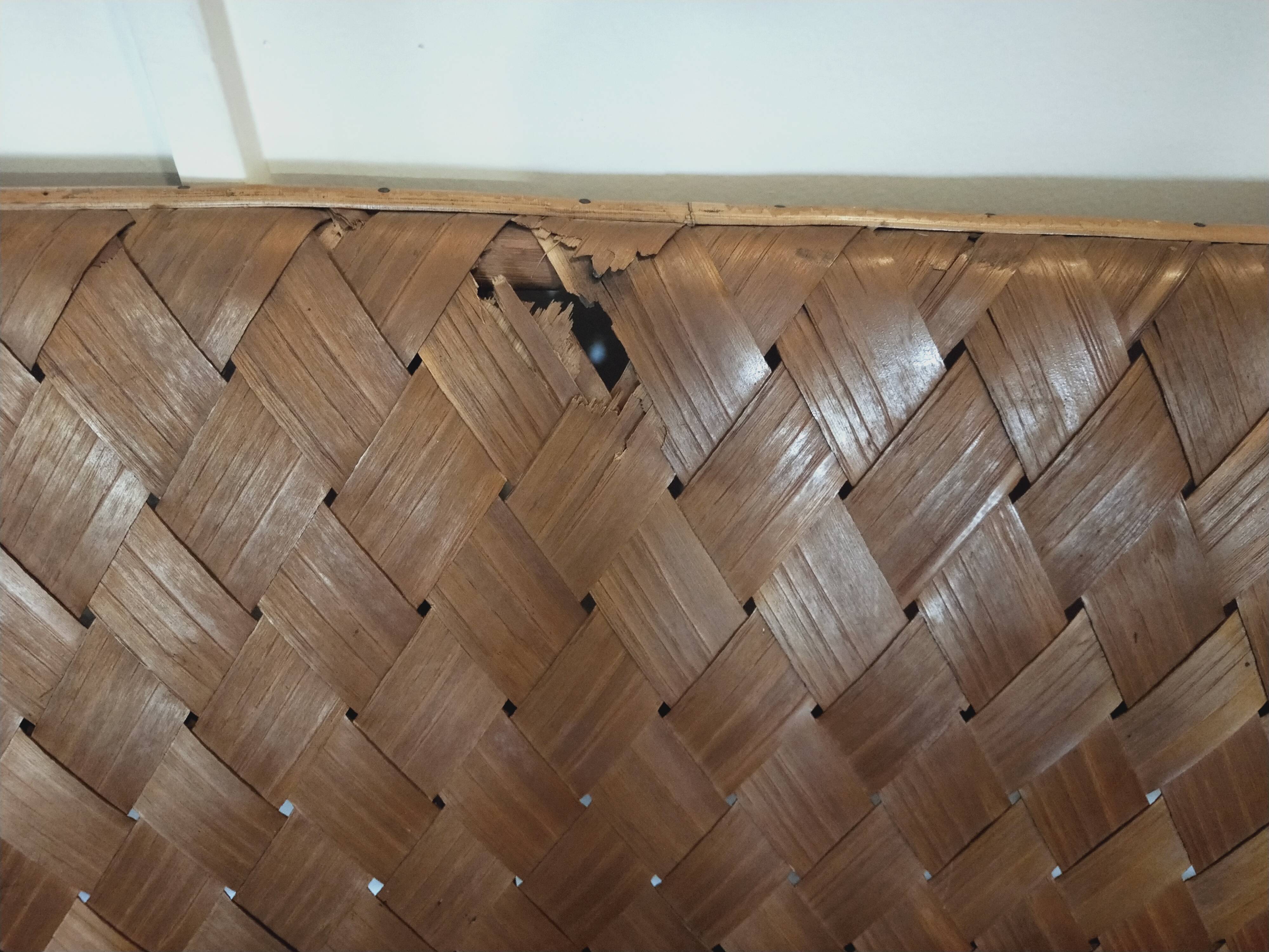 Chestnut striped bench