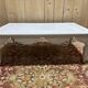 Table basse en bois peint réchampi