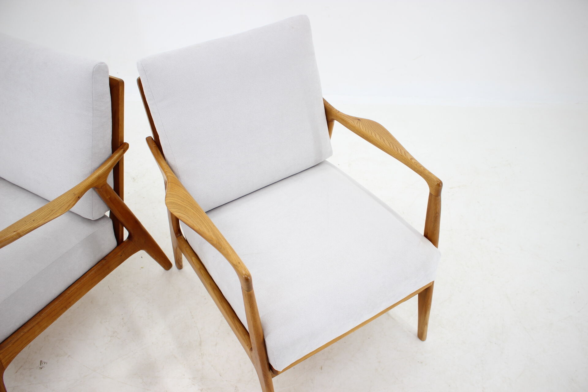 1960s Paire de fauteuils en hêtre par Drevotvar, Tchécoslovaquie