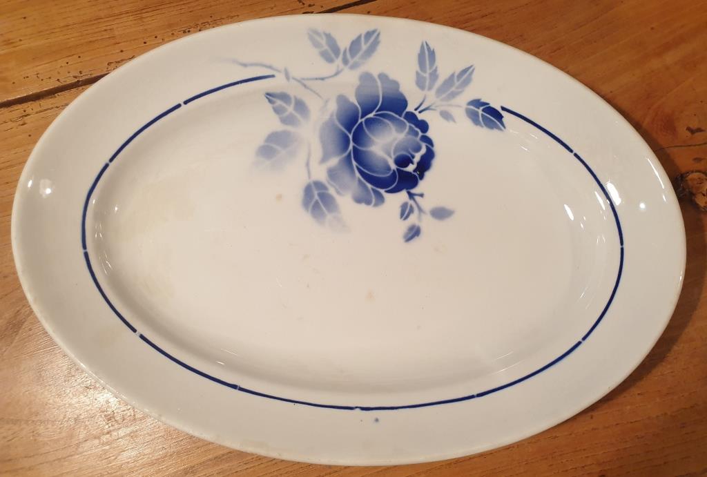 Oval hollow dish Rosine 1932 blue flower of Saint-Amand 37x26