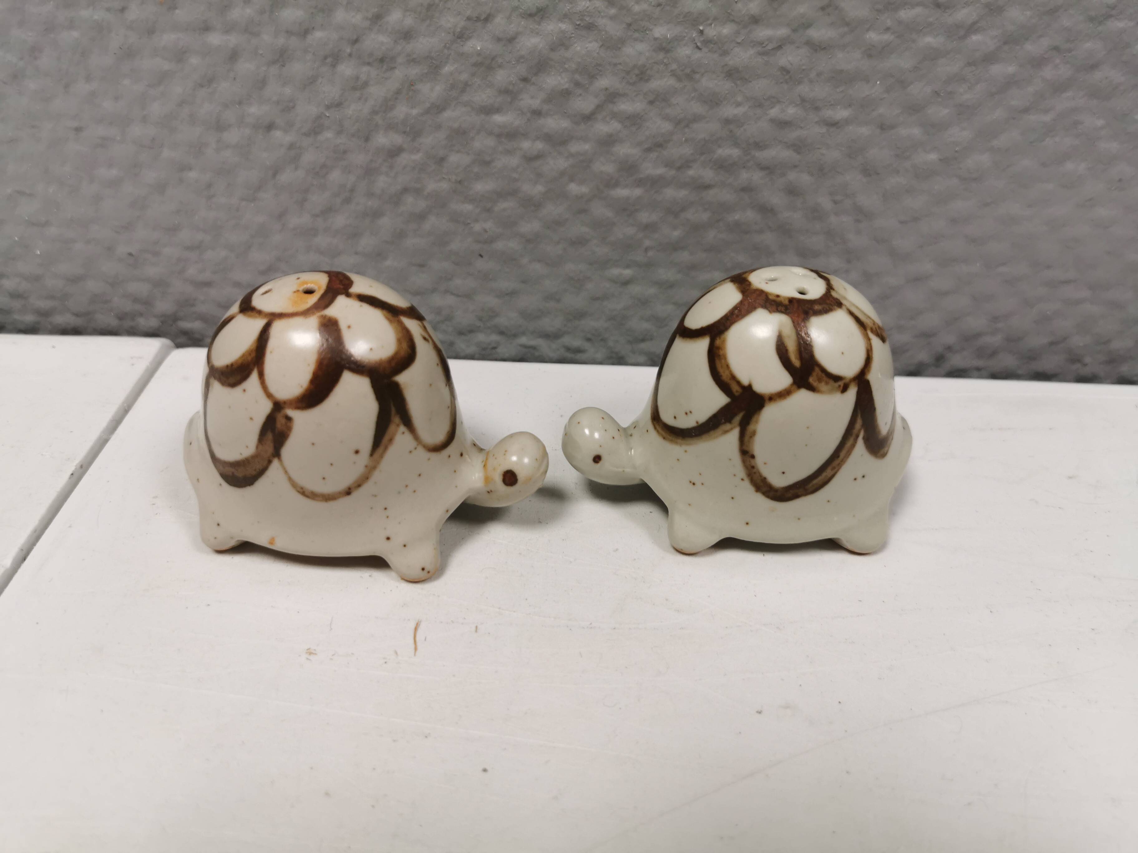 Ceramic turtles as salt and pepper sets made for Danish Søholm 1970-1980s.