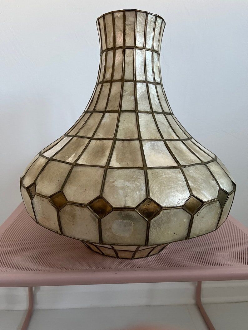 Mother-of-pearl suspension in the shape of a drop of water 70s