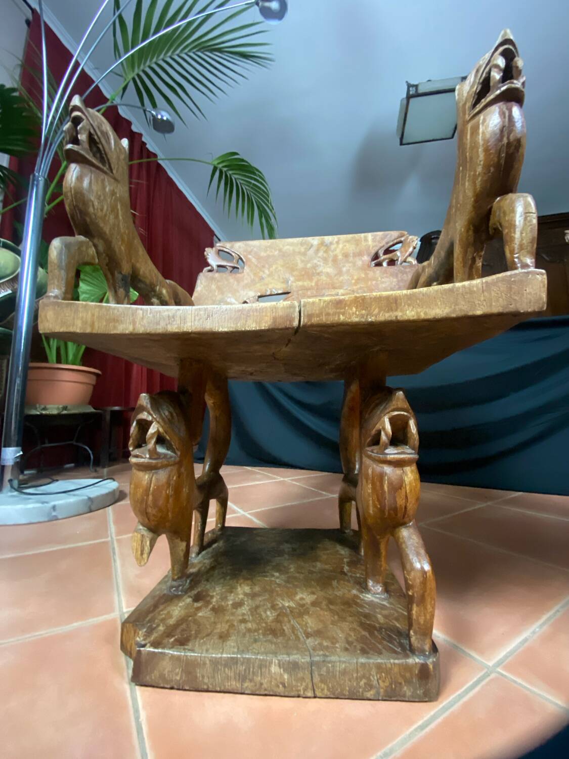 African tribal ensemble of 4 pieces of furniture for dignitaries of the Kingdom of Dahomey, Benin.