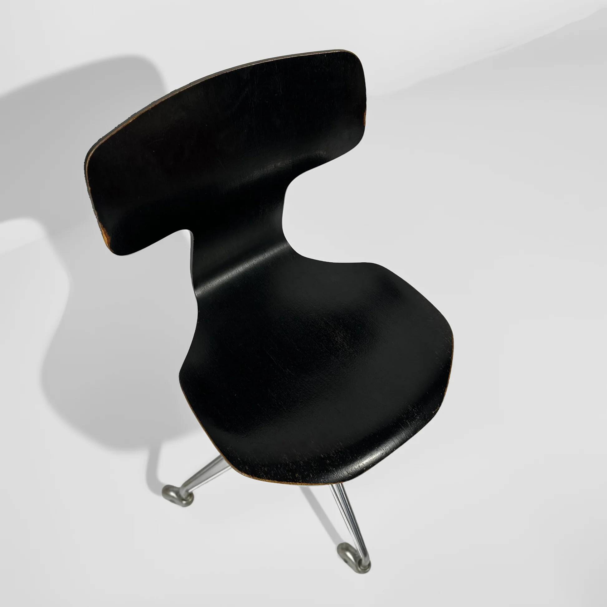 Vintage swivel office chair model 3113 from 1969 by Arne Jacobsen for Fritz Hansen