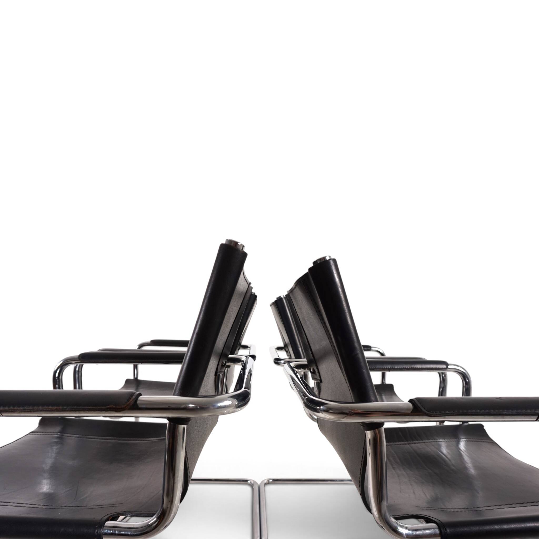Ensemble de 4 chaises visiteur Matteo Grassi en cuir/chrome, chaises cantilever, 1970.