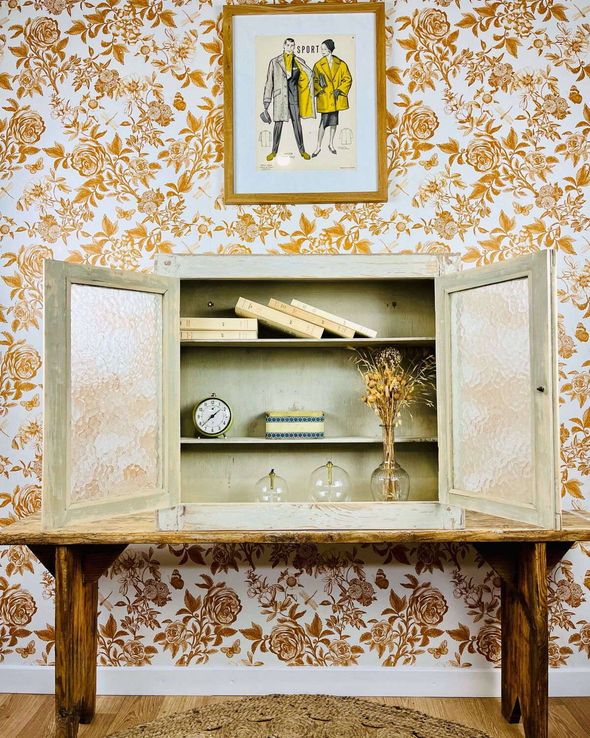 Vitrine vintage en bois et verre martelé