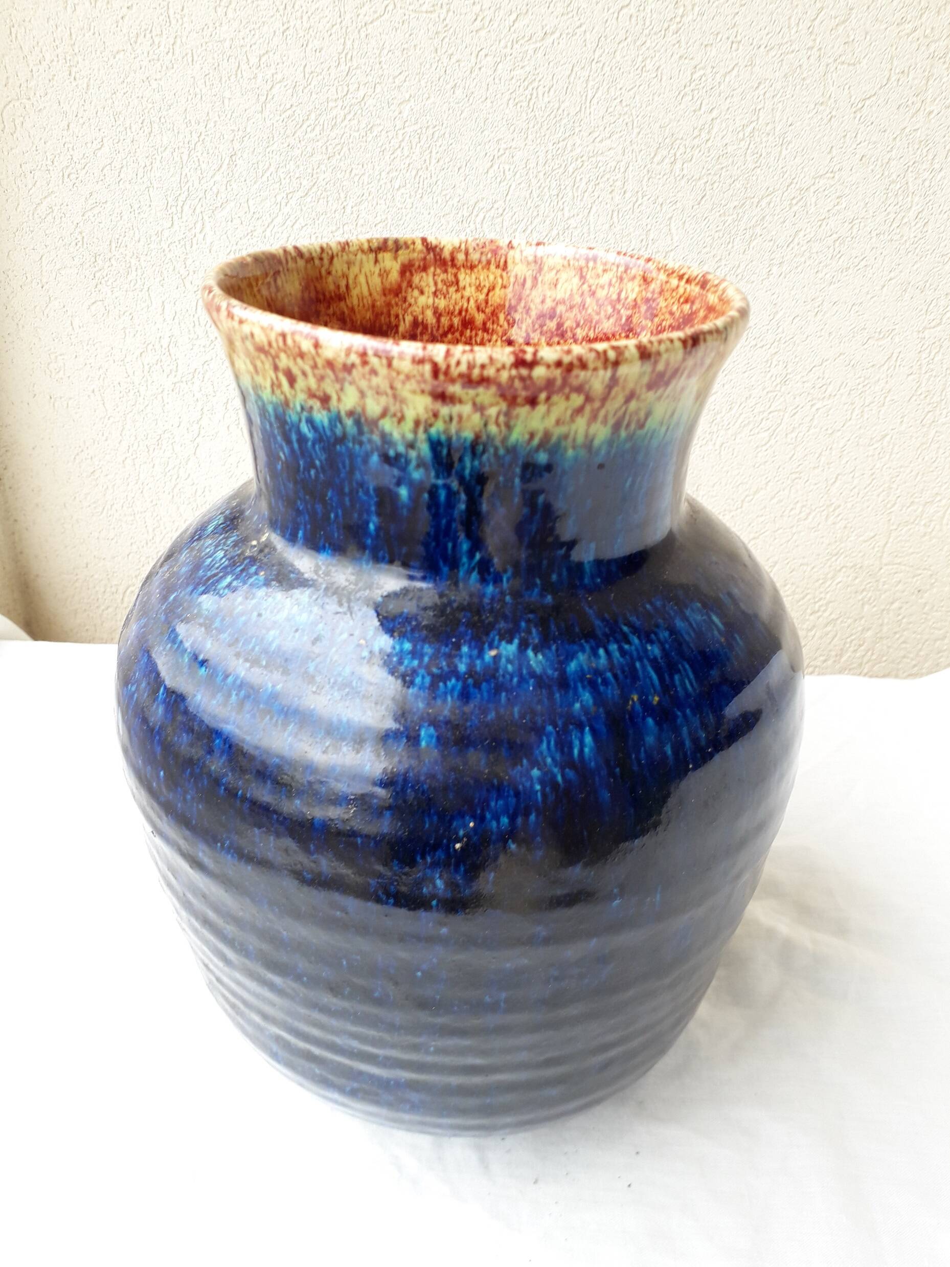 Accolay ceramic vase