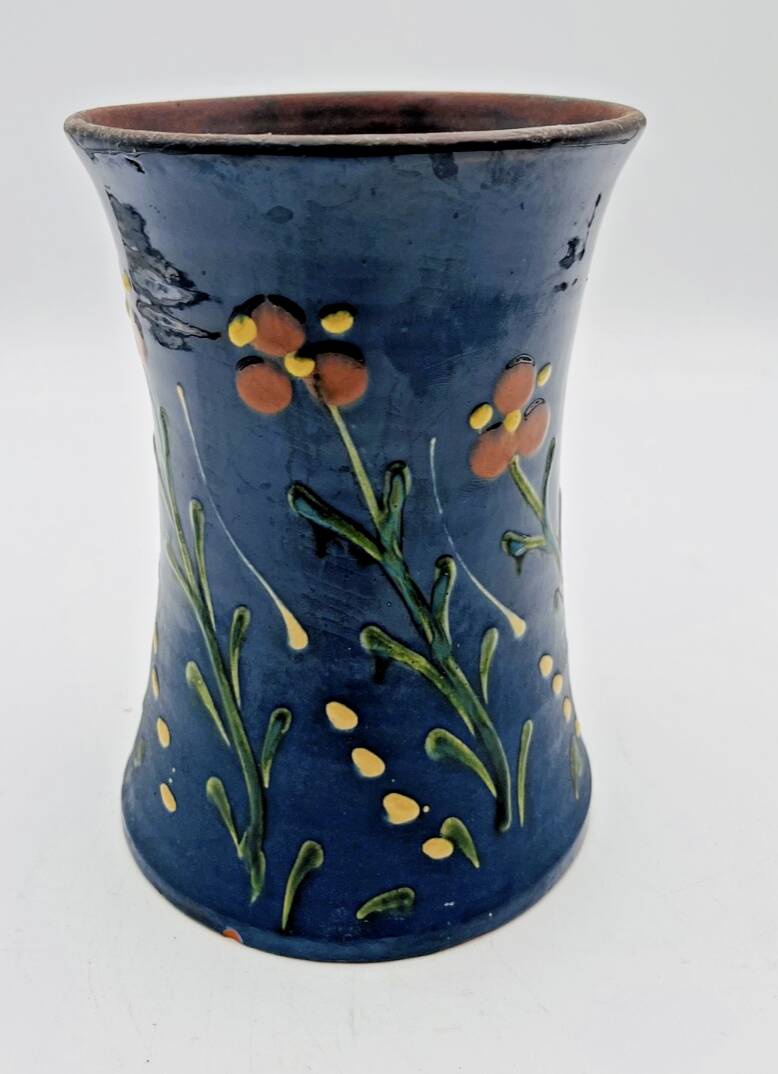 Poterie savoyarde bleue à motifs floraux