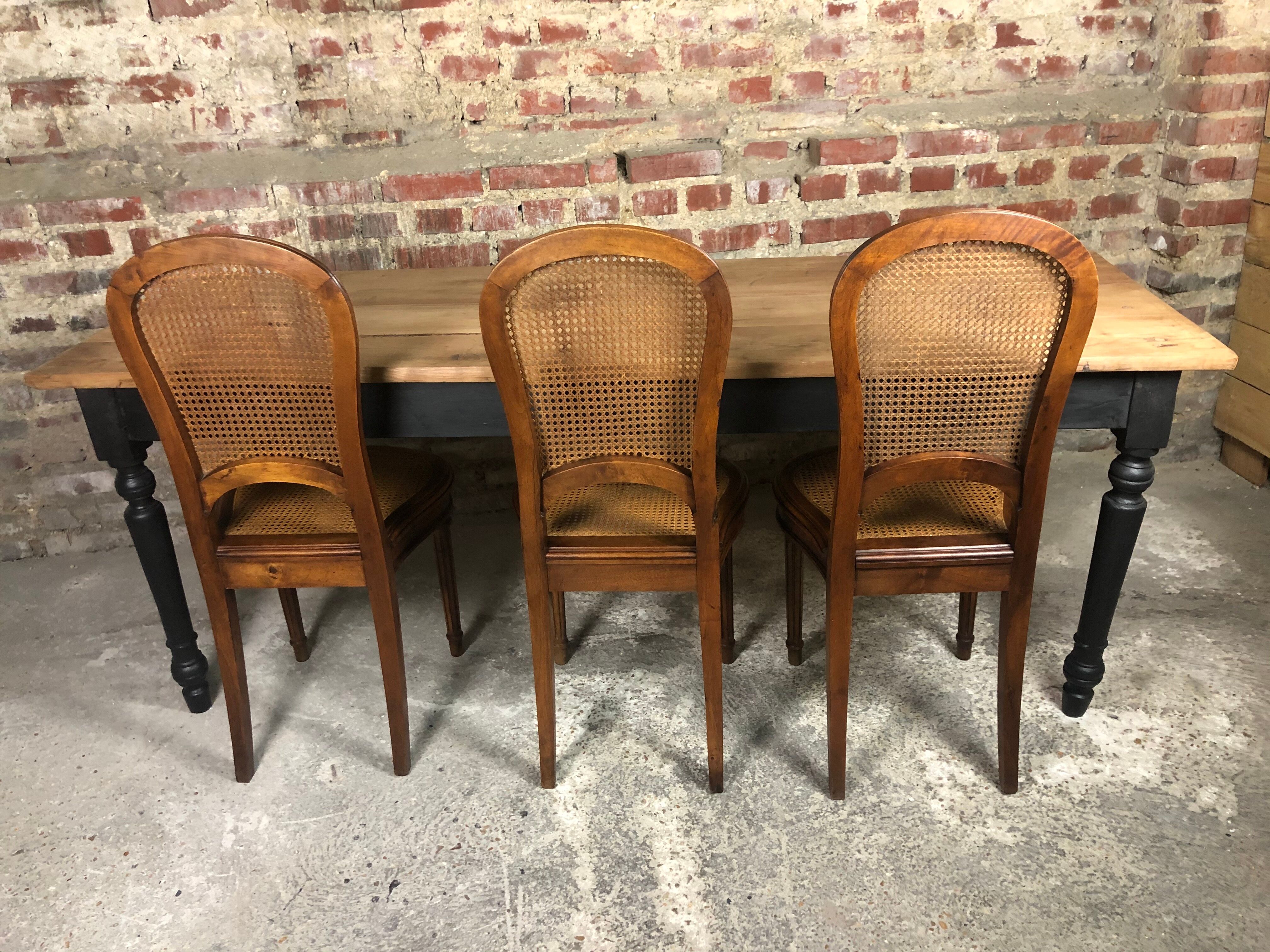 Early XXeme chestnut farm table