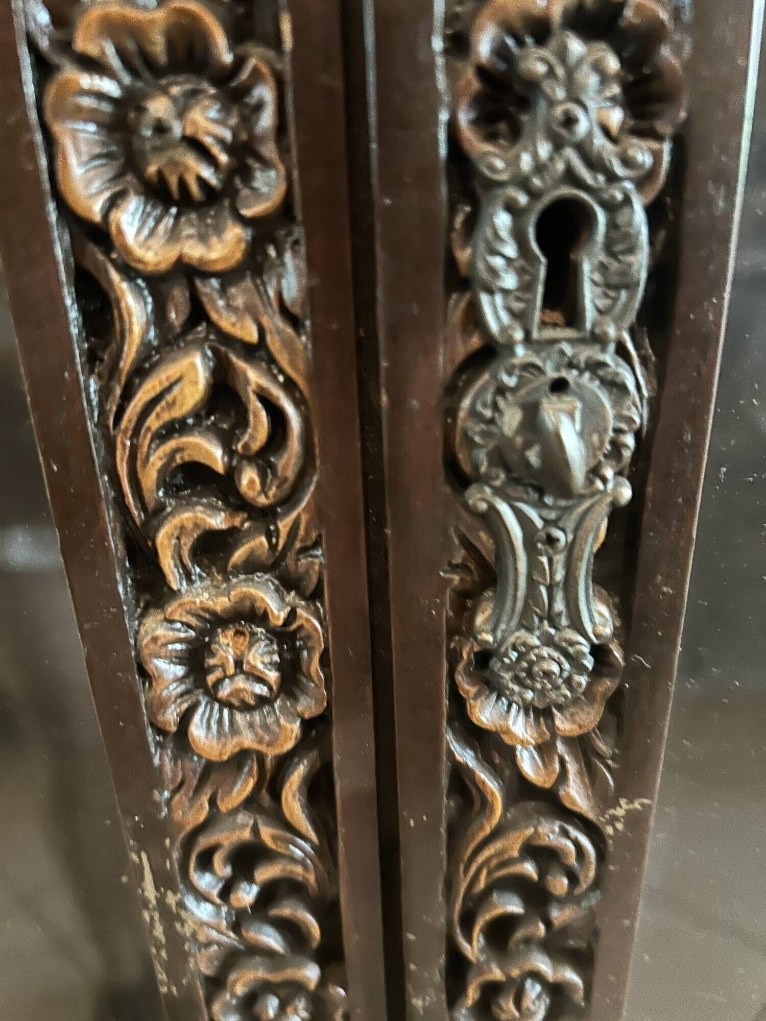 Thai trapezoidal display cabinet in carved solid wood