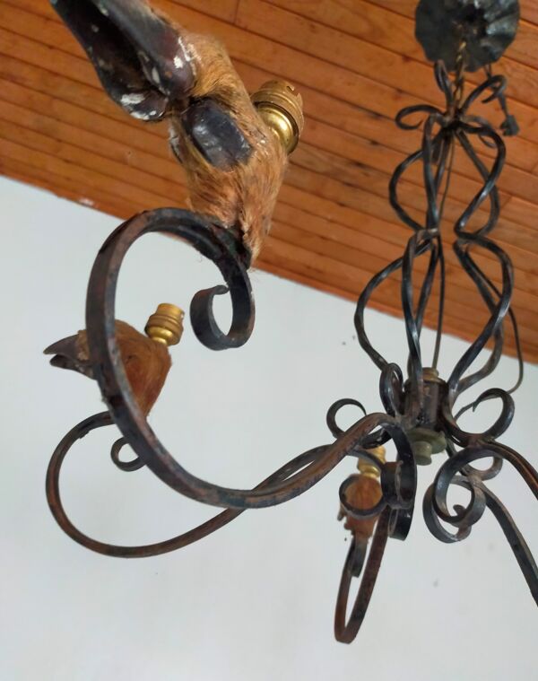 Lustre de chasseur en fer forgé