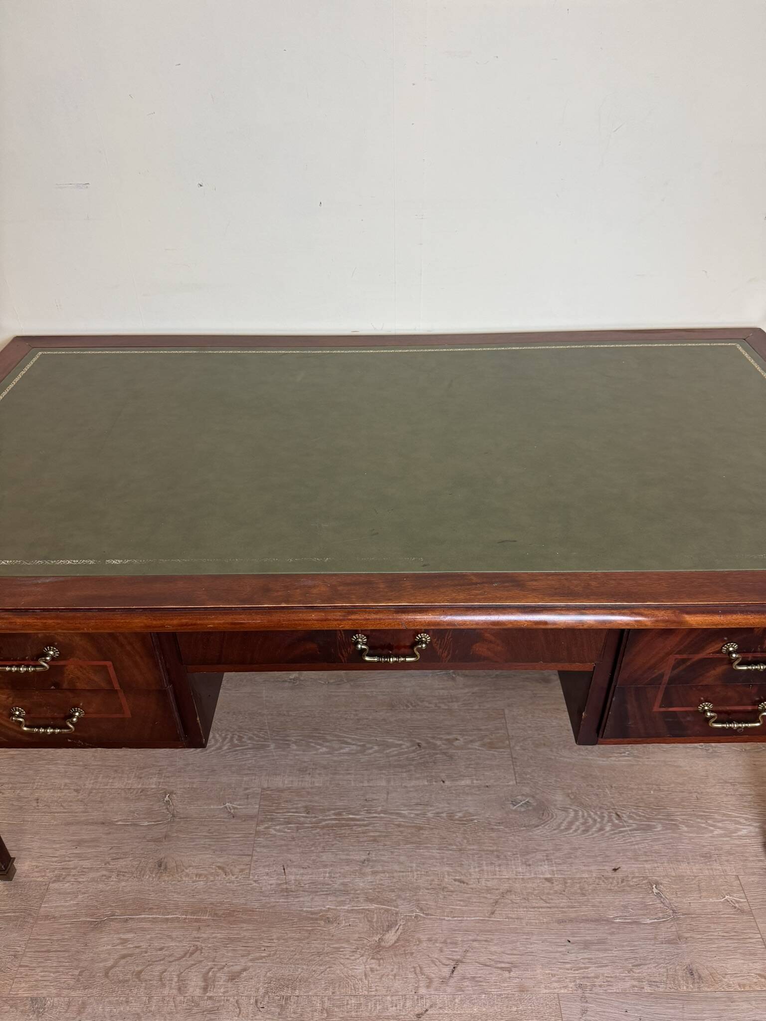 Very large Louis XVI style center minister desk in mahogany and fillets