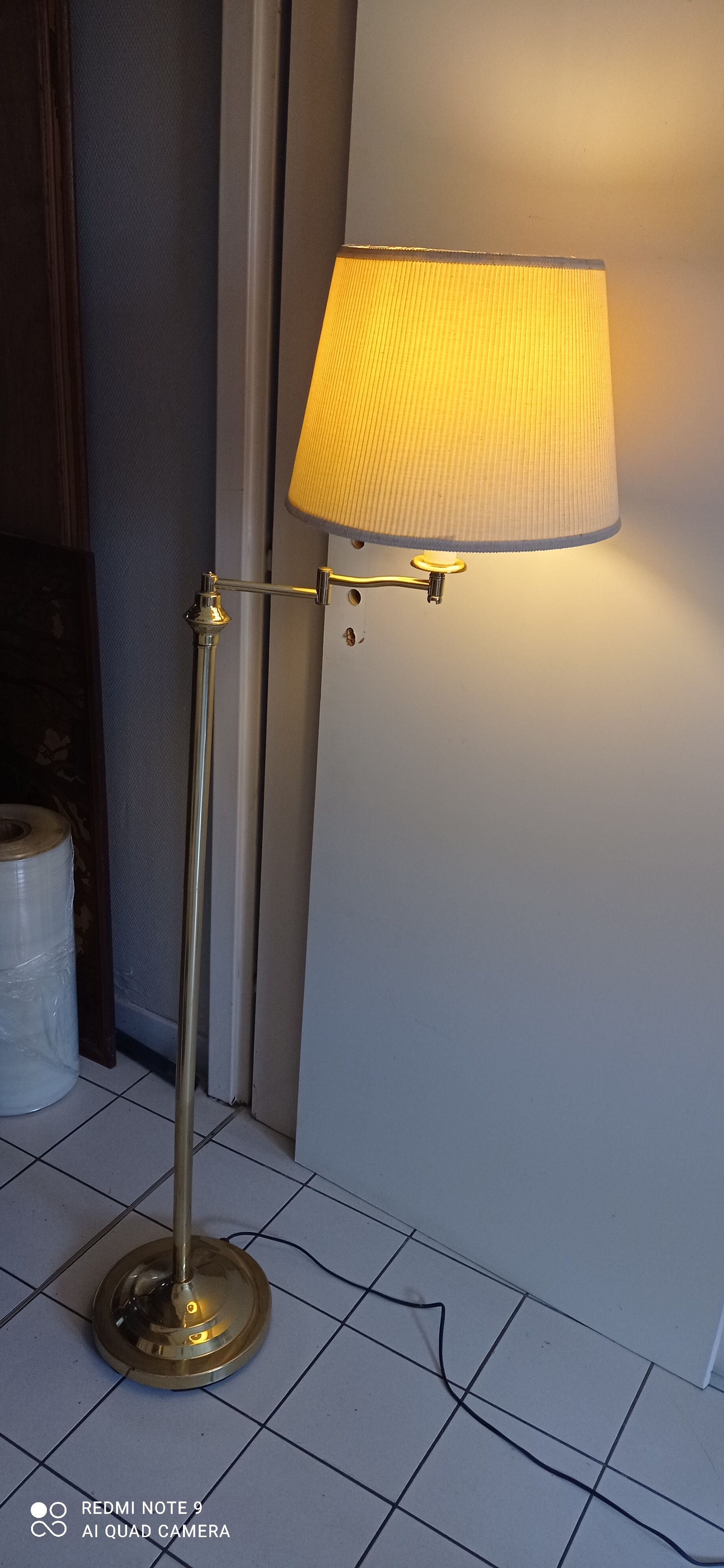 Floor lamp