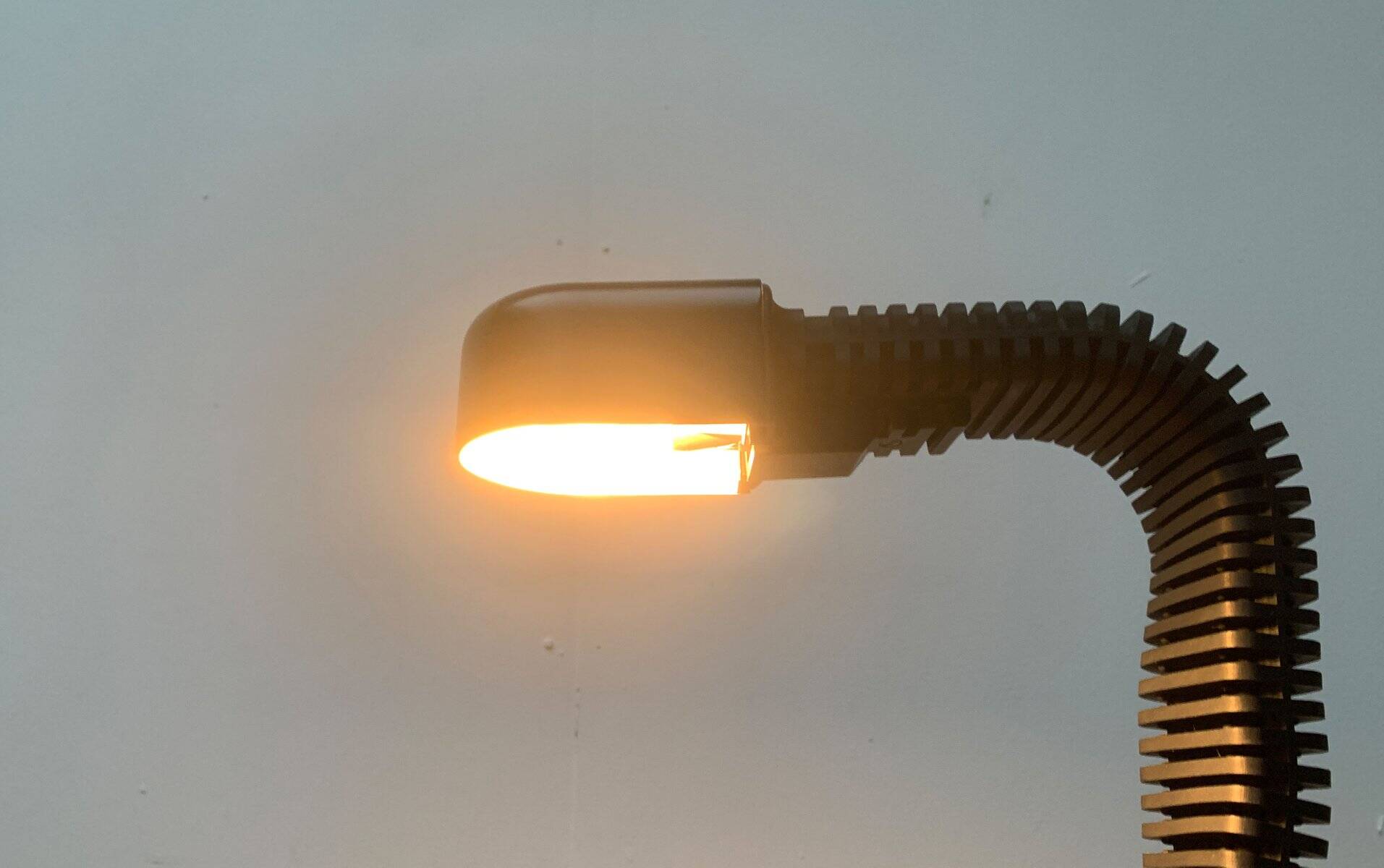 Vintage space age Cobra table lamp by Masayuki Kurokawa