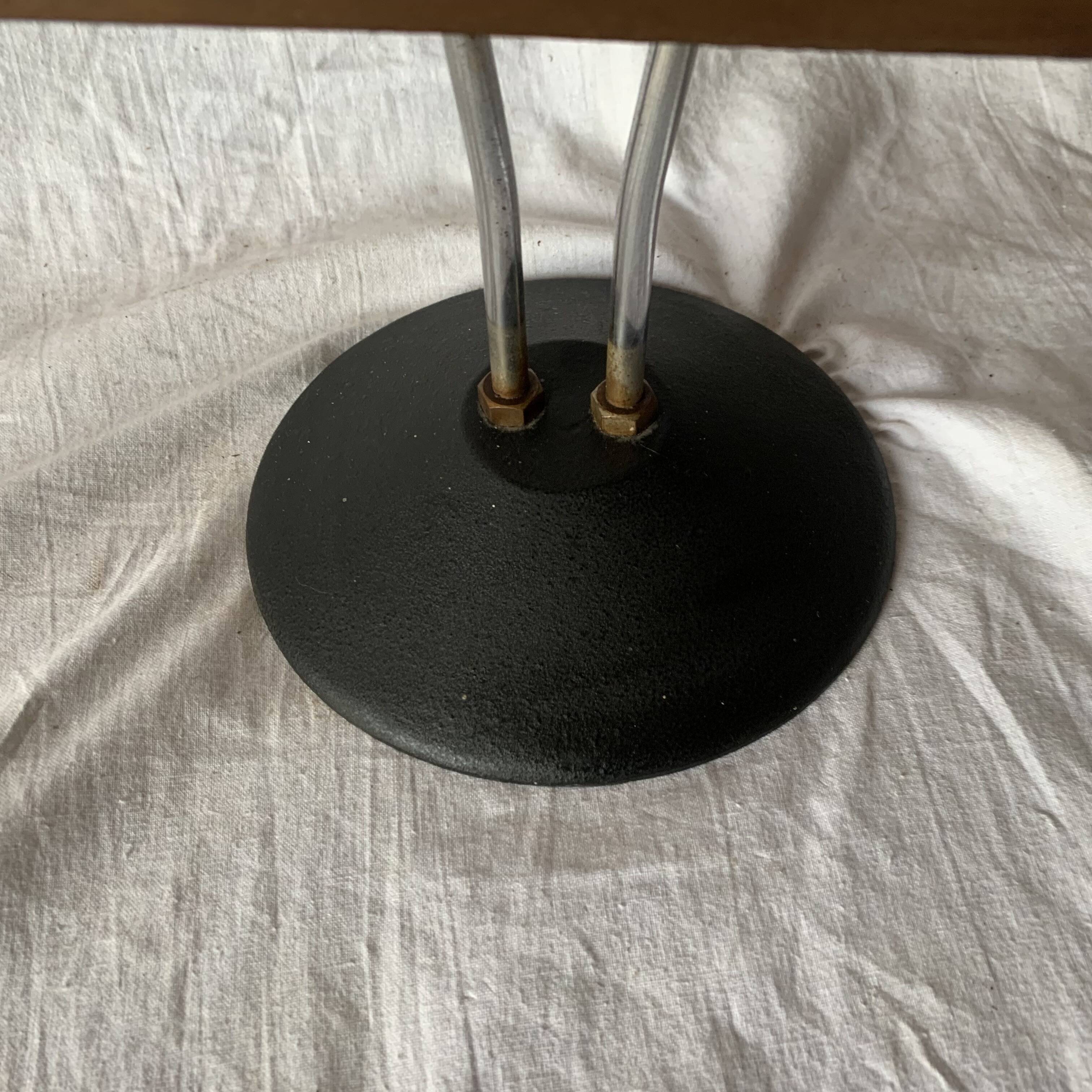 : Multifunctional magazine rack from the 50s-60s in chrome-plated metal and solid wood