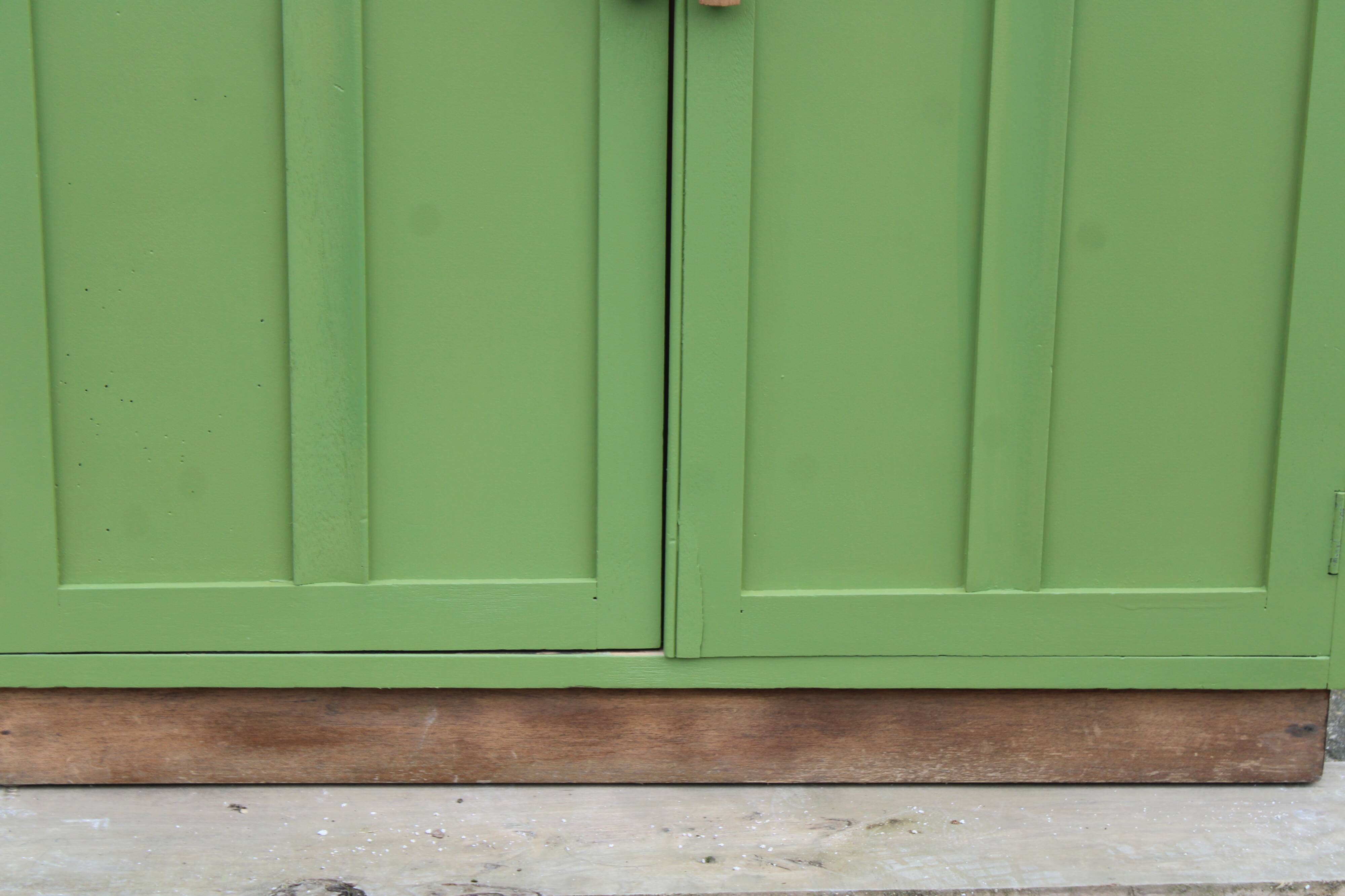 Renovated antique buffet – Herbarium Green (Libéron)