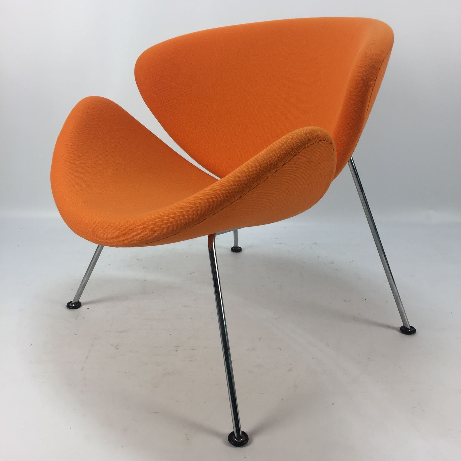 "orange slice flesh" by Pierre Paulin for Artifort, 1980