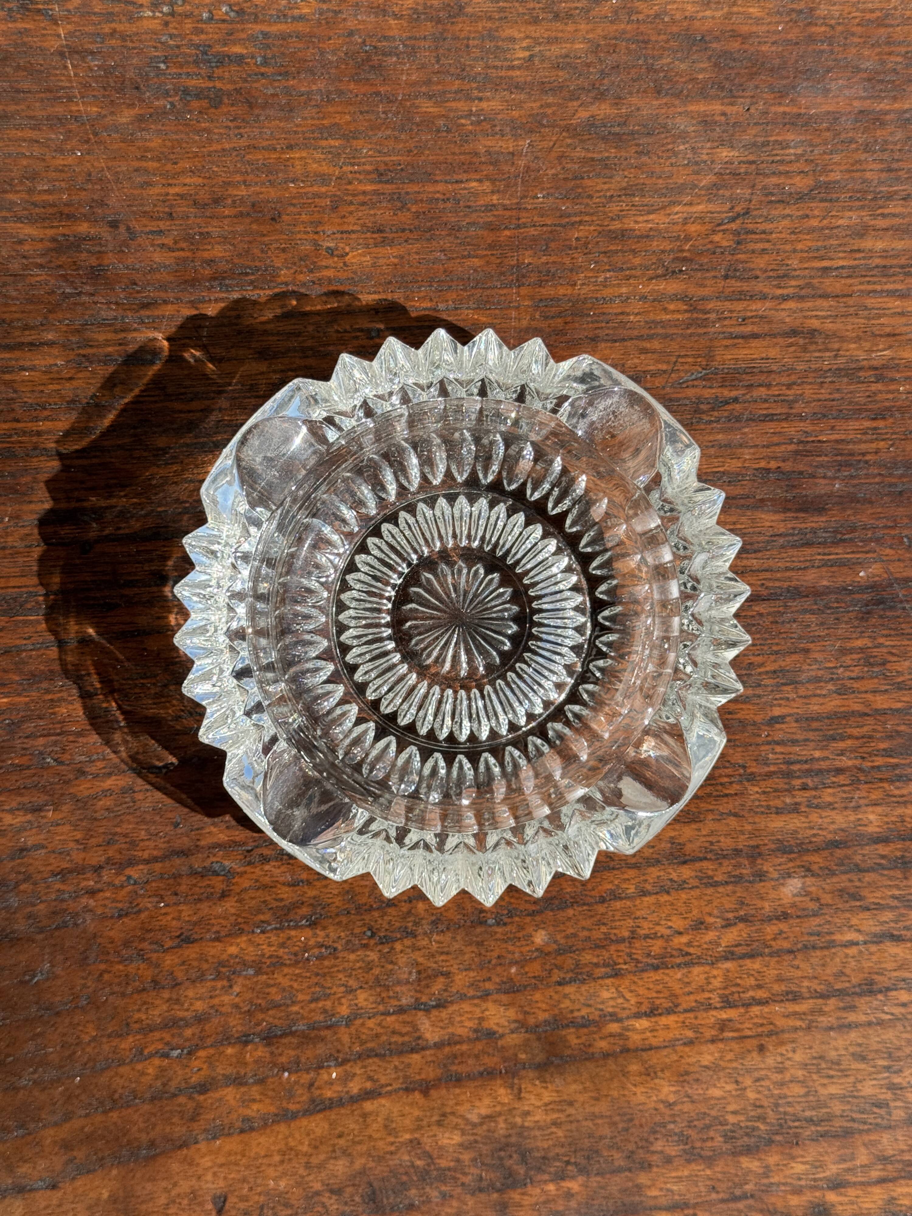 Classic glass ashtray with rose design and cigarette holder D13