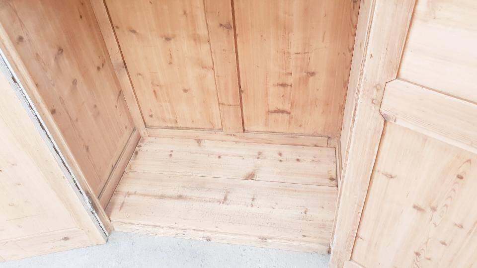 Vintage Parisian wardrobe