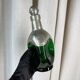 Carafe ou flacon en verre vert et étain
