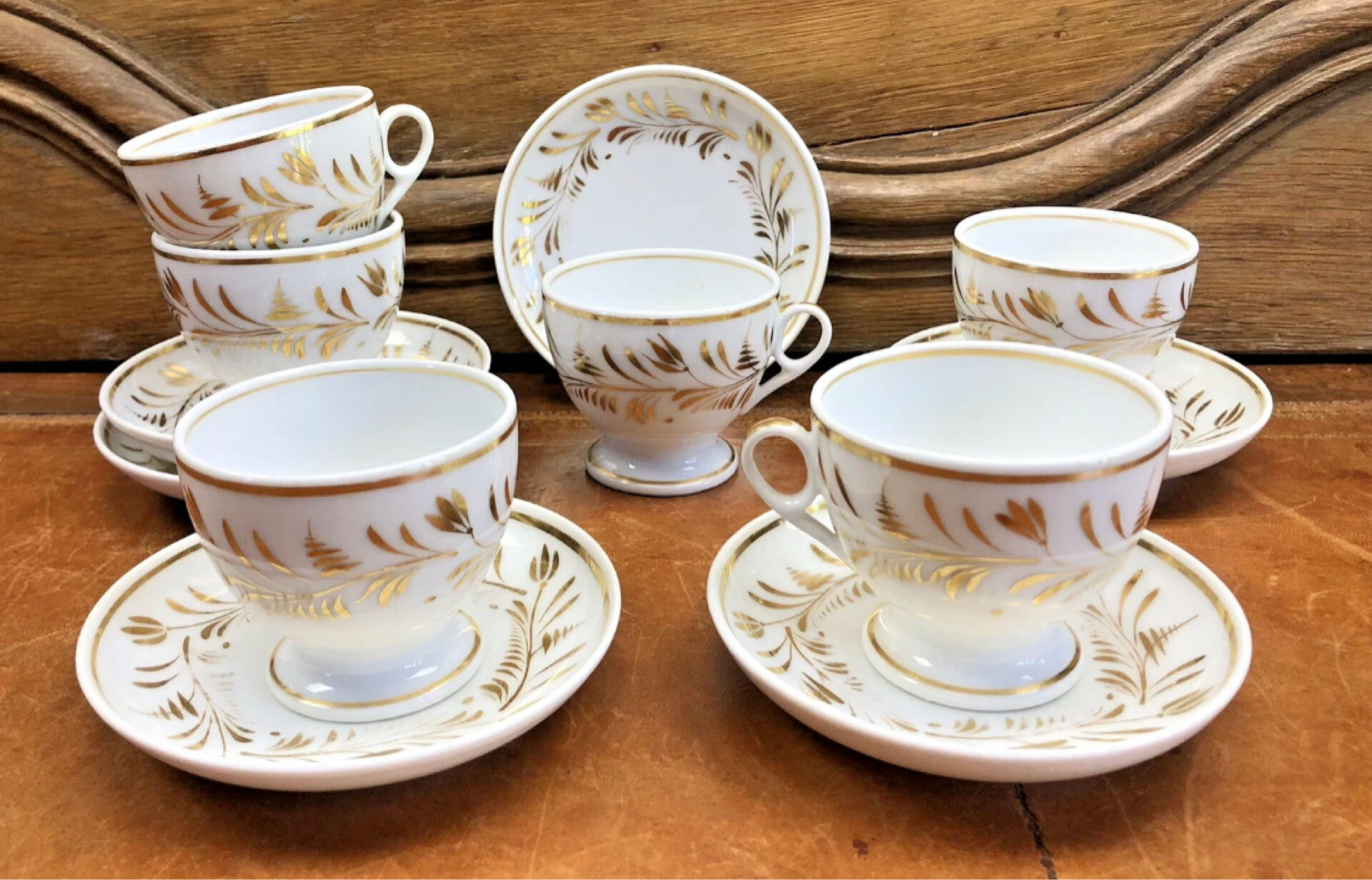 Antique Empire XIX coffee service for 6 cups, porcelain from Paris.