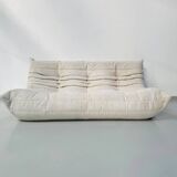 Canapé 3 places en velours côtelé blanc cassé attribué à Michel Ducaroy pour Ligne Roset, années 1970.