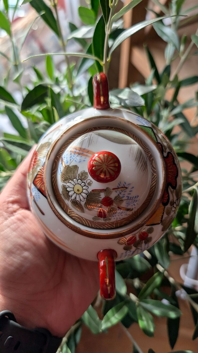 Japanese Kutani porcelain sugar bowl