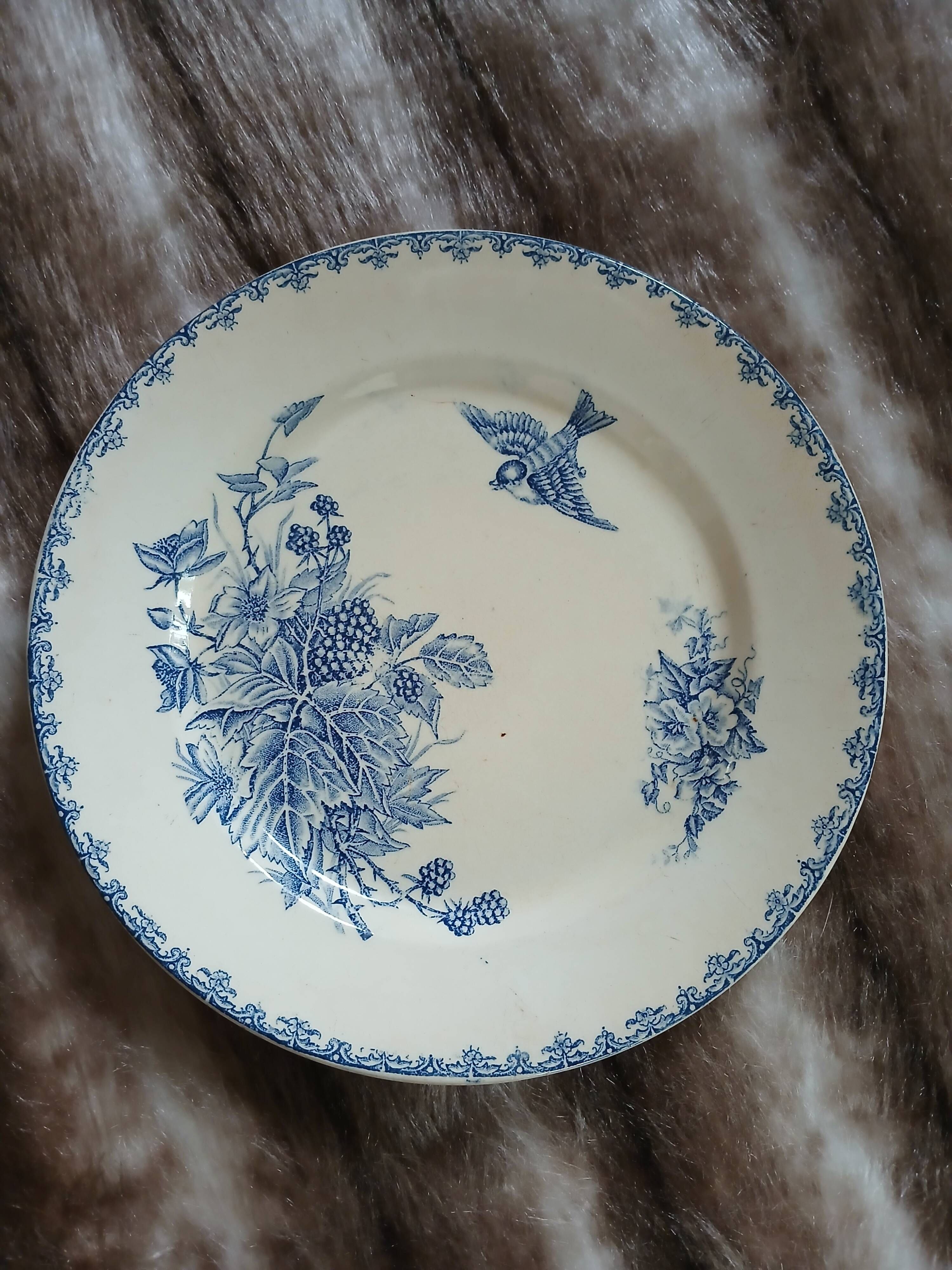 6 antique flat plates in ironstone