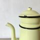 Cafetière en tôle émaillée