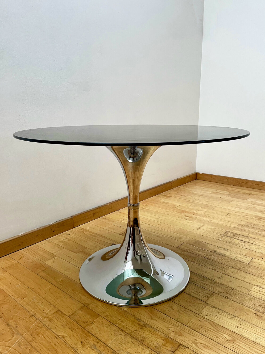 Vintage tulip table by Gastone Rinaldi