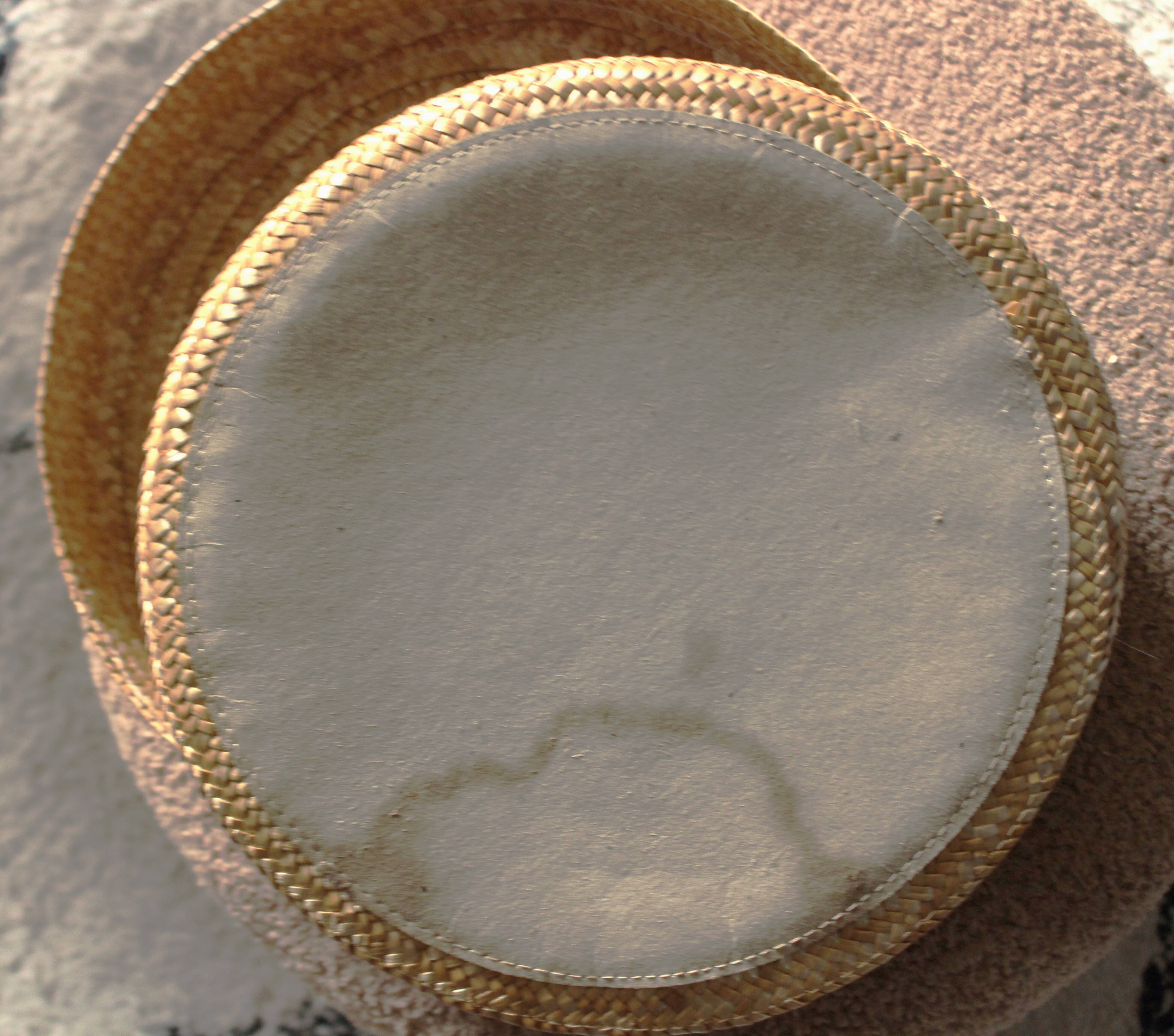 Round wicker basket with lid, vintage soft weaving.