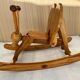 Chaise sauterelle en bois à bascule vintage