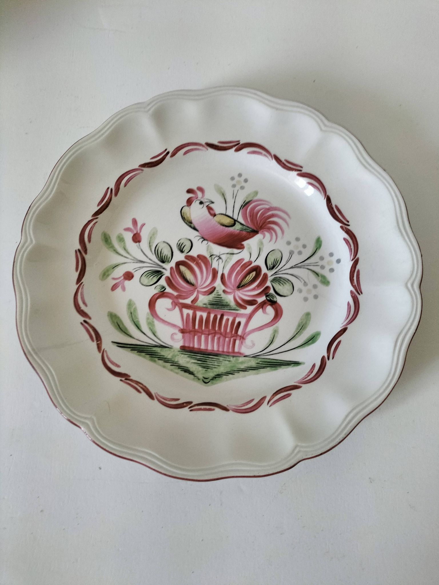 Assiette ancienne au coq – Keller & Guérin Lunéville
