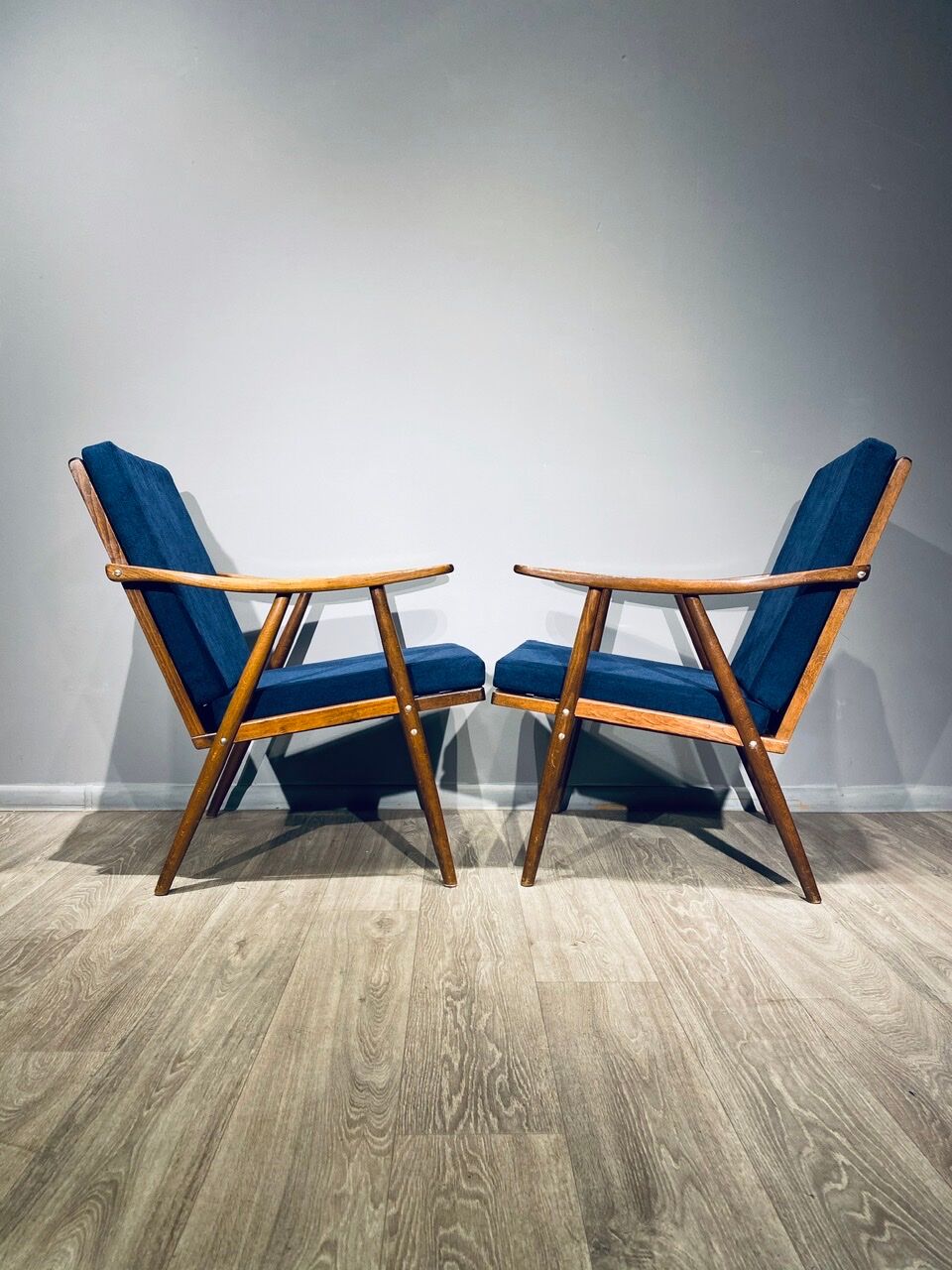 Paire de fauteuils Ton vintage 60