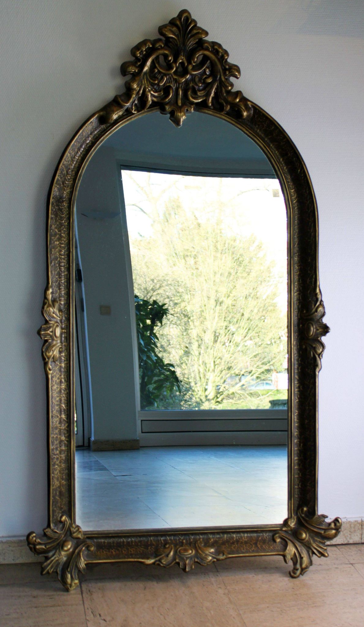 Miroir baroque "trumeaux" en bois massif sculpté.