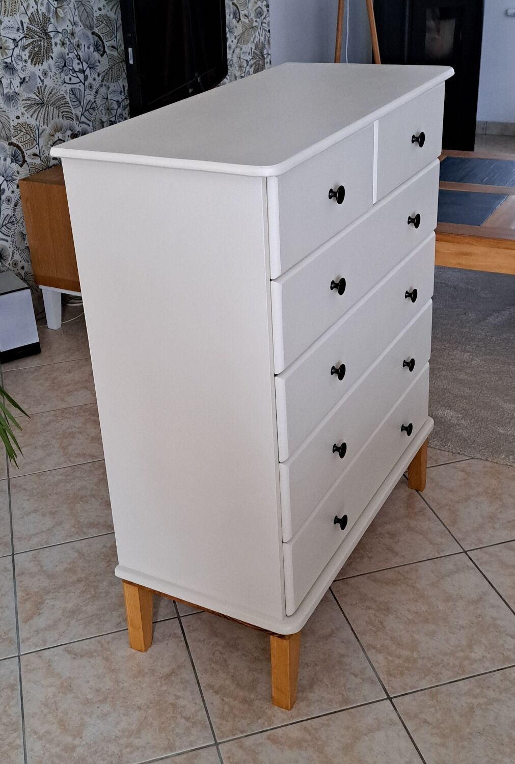 Rød Sødgren linen chest of drawers